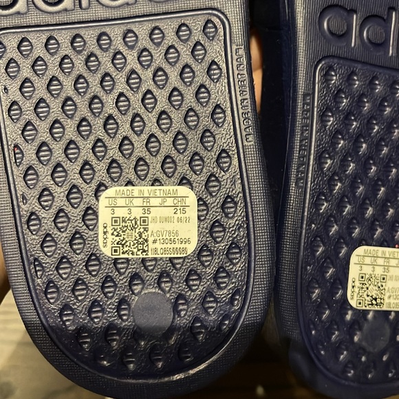 NWT big kid Adidas Adilette Aqua slides navy pink sandals - Picture 4 of 8
